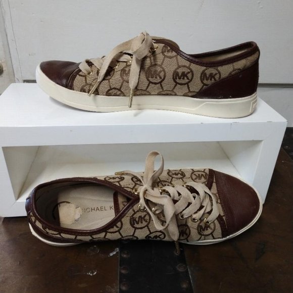 Michael Kors - Picture 1 of 10